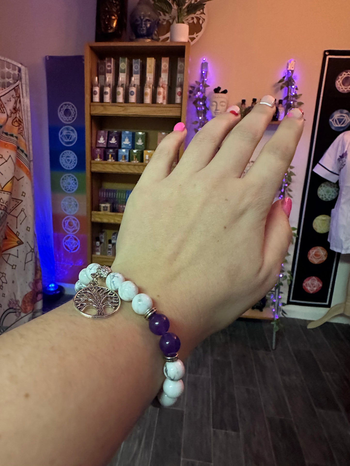 Howlite Beaded Bracelet with Tree Of Life Pendant